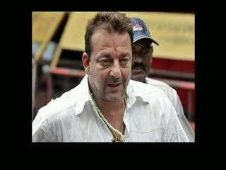 Sanjay Dutt gets 30-day parole for daughter's "nose surgery" - Sakshi