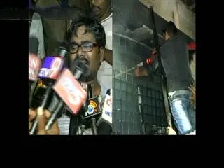 Huge Fire Accident In Balkampet SBI Bank - Sakshi