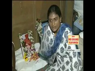 YS Sharmila Complete to Paramarshayatra in Karimnagar District - Sakshi