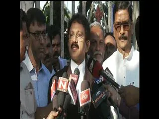 High court stay on TRS Government GO on GHMC elections - Sakshi