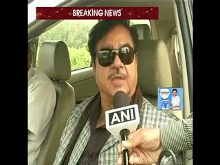 Shatrughan Sinha hits back at Kailash Vijayvargiya - Sakshi