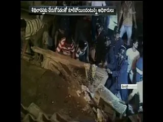 Building collapses in Thane; many trapped - Sakshi