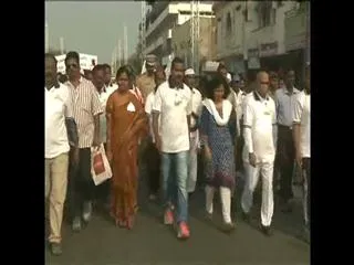 Huge response to voters day - Sakshi