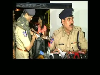 Hyderabad City Police Carden Search at Hakimpet and Tolichowki - Sakshi
