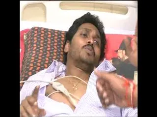 YS jagan mohan reddy discharged from GGH hospital - Sakshi