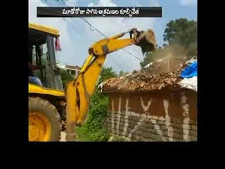 Greater Hyderabad buildings destroyed by GHMC officials - Sakshi