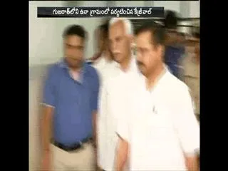 BJP Govt in Gujarat is trying to suppress Dalits: Kejriwal - Sakshi