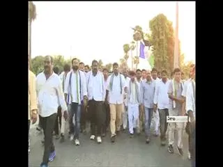 Gudivada Amarnath 3rd day padayatra for Vishaka railway zone - Sakshi