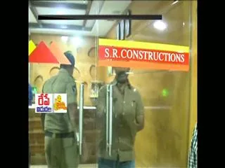 it officers rides on tdp leaders office in ananthapur - Sakshi