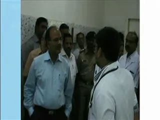 Railway GM checks in anantapur district railway station - Sakshi