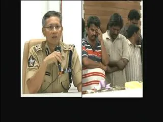17 people arrested on notes exchange - Sakshi