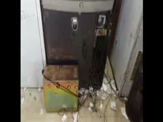 attempt to theft in atm machine - Sakshi