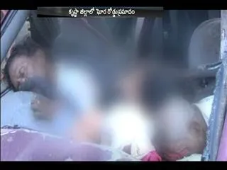 three people dead in road accident - Sakshi