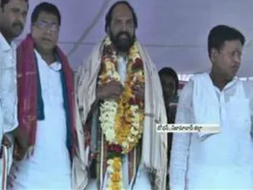 congress leaders slams cm kcr in bodhan meeting - Sakshi