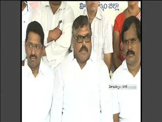 botcha satyanarayana cricicises ap government on swiss challenge - Sakshi