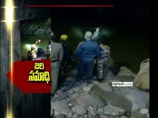 Bus carrying 29 people from Uttarkashi to Gangotri falls into river - Sakshi