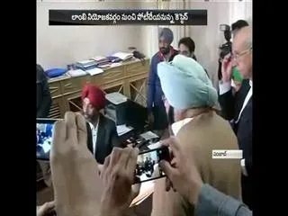 Punjab polls: Capt. Amarinder, Sidhu to file nominations today - Sakshi