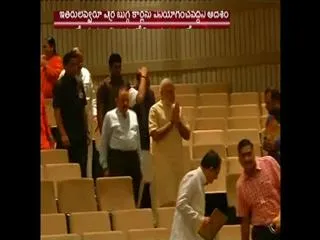 Narendra Modi govt bans use of red, blue beacons by VIPs - Sakshi