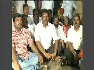 Chevi reddy Bhaskar reddy slams AP govt on investigate of Bhumana Karunakar reddy - Sakshi