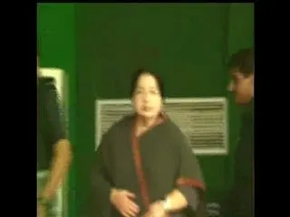 Tamilnadu CM Jayalalitha recovering in hospital - Sakshi