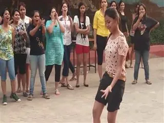 What a dance! Thivideo of college girls dancing to Prabhu Deva's 'Muqabla' is making social media crazy - Sakshi