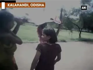 Daughters Dismantle Own Roof Top To Collect Wood For Mother's Funeral in odisha - Sakshi