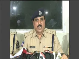 hyderabad cp mahender reddy press Press release over panjagutta car accident case - Sakshi