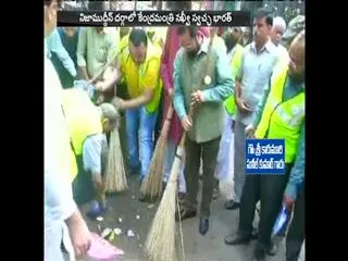 swachh bharat has completd 2 years - Sakshi