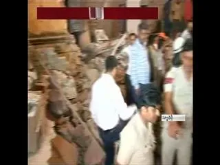Building collapse in Delhi's Azad Market, one dead - Sakshi