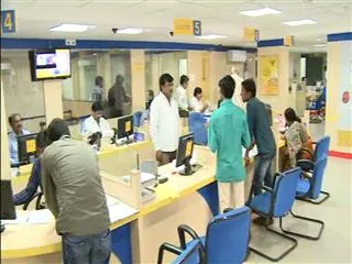 Huge amount with draw from Jan Dhan accounts - Sakshi