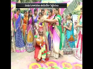 Sankranthi 2017 Bhogi Celebrations Begins In anaparthi - Sakshi