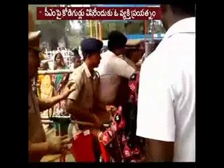 Egg hurled at Odisha CM Naveen Patnaik during public event - Sakshi