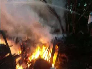 Huge fire accident in 3 Timber Depots in Guntakal - Sakshi