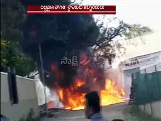 huge fire accident in hyderabad Bowenpally plastic godown - Sakshi