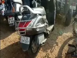 Dilsukhnagar havoc with car - Sakshi