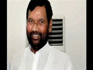 Union Minister Admitts icu - Sakshi