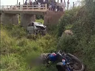 two killed in road accident in krishna district - Sakshi