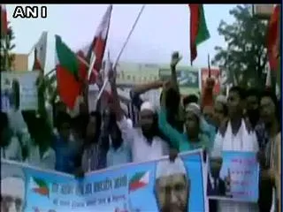 Protest held in support of Zakir Naik in Patna - Sakshi