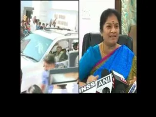 Sasikala has no experience, asks DMK leader - Sakshi