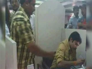 Pawan Kalyan at Bank for Rs 500, 1000 rupees notes Exchange - Sakshi