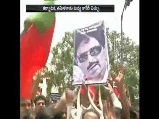 Cauvery protests: Petrol bombs thrown at Chennai hotel, vehicles attacked in Ramanathpuram - Sakshi