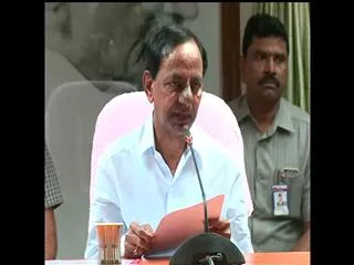 cm kcr reviews on hyderabad rains - Sakshi