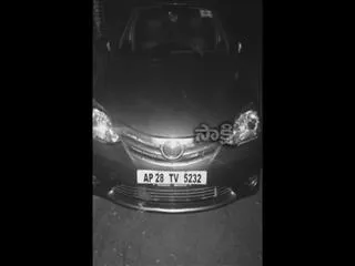 car driver tries to kidnap google employ - Sakshi