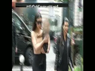 Kim Kardashian robbed of €10 million in armed Paris raid - Sakshi