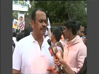 komatireddy venkat reddy speaks on panjagutta accident - Sakshi
