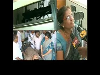 8 injured in Lift accident in Bhavani towers - Sakshi