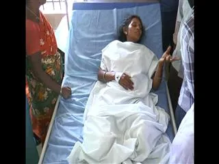 lovers suicide attempt finally woman lost her legs - Sakshi