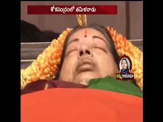 jayalalitha same like as MGR - Sakshi