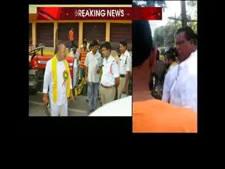 Traffic police complaint on chinthamaneni prabhakar to sp - Sakshi