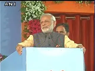 PM Narendra Modi inaugurates war memorial in Bhopal - Sakshi